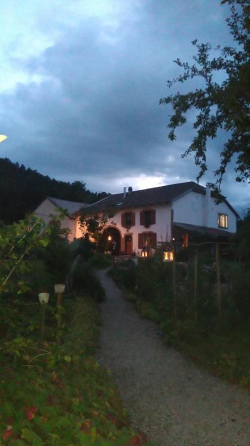 Roulotte Le Temps De Rever Bed & Breakfast Saint-Michel-sur-Meurthe Екстериор снимка