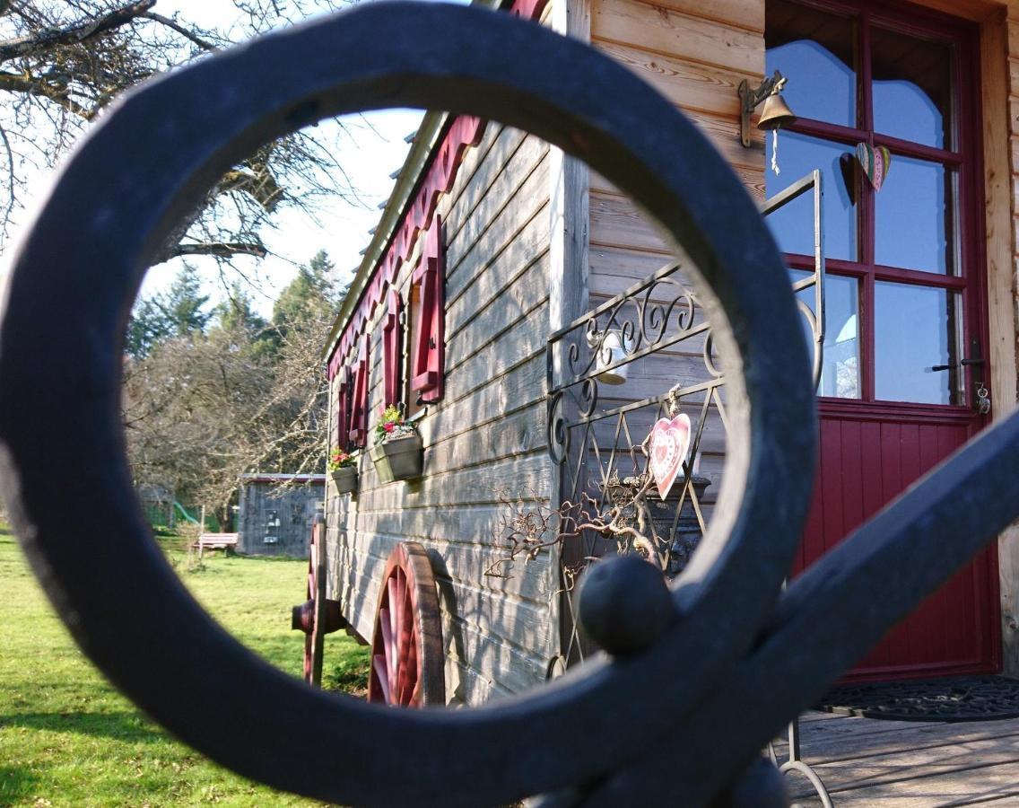 Roulotte Le Temps De Rever Bed & Breakfast Saint-Michel-sur-Meurthe Екстериор снимка