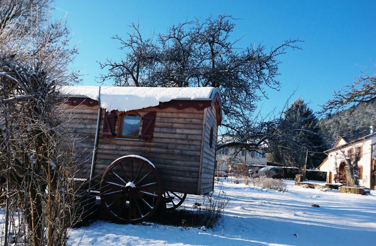 Roulotte Le Temps De Rever Bed & Breakfast Saint-Michel-sur-Meurthe Екстериор снимка