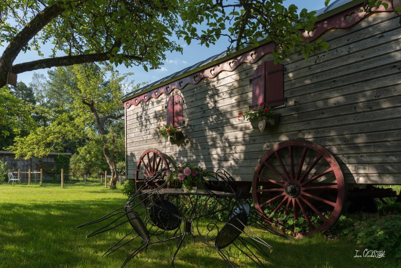 Roulotte Le Temps De Rever Bed & Breakfast Saint-Michel-sur-Meurthe Екстериор снимка