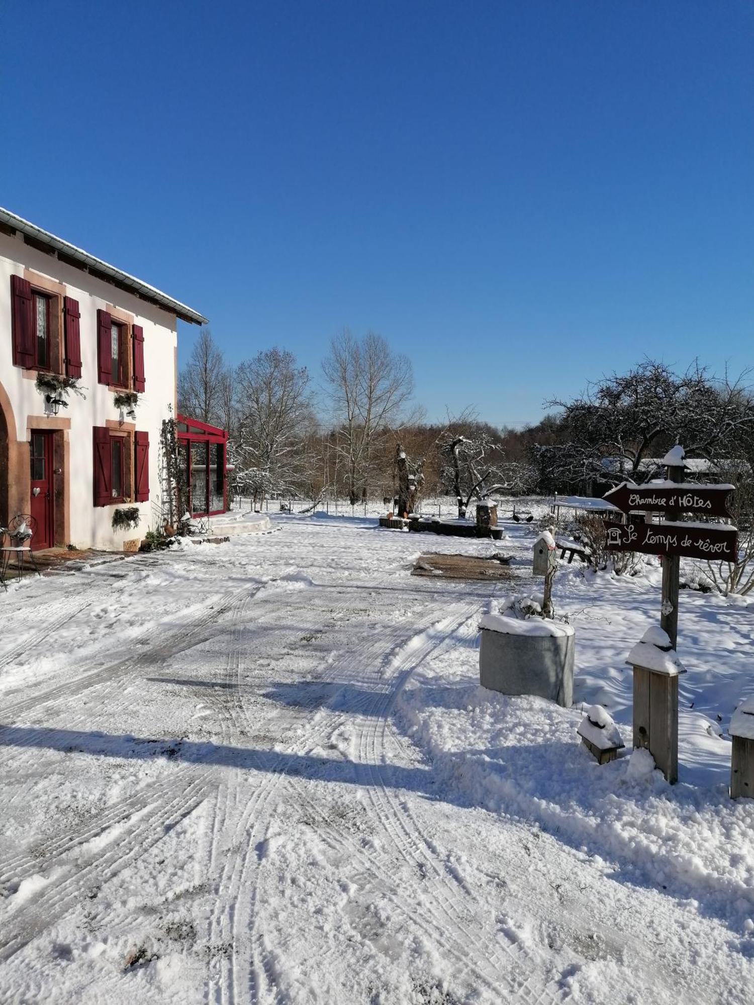 Roulotte Le Temps De Rever Bed & Breakfast Saint-Michel-sur-Meurthe Екстериор снимка